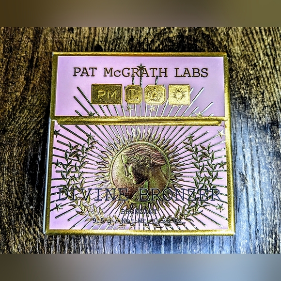 PAT McGRATH LABS Skin Fetish: Divine Powder Bronzer in Bronze Nirvana - Picture 8 of 16